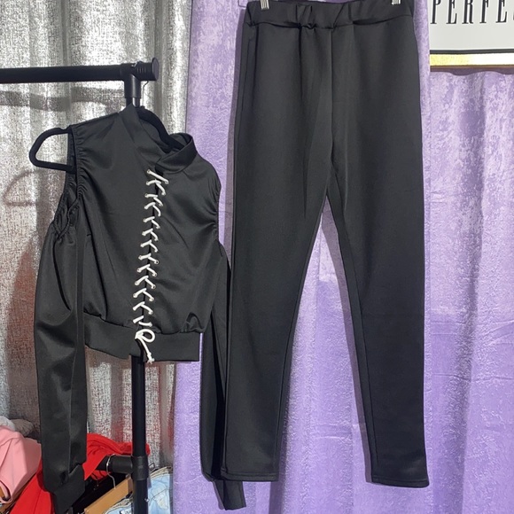 Stylish 2pc Set - Picture 3 of 6